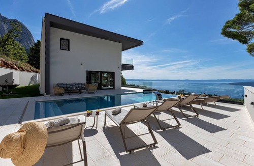 Bast Villa | 5* Villa Melody in Bast