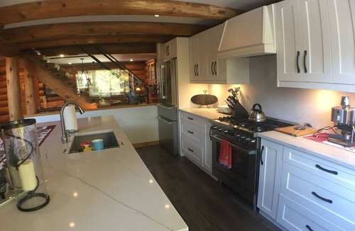 Whistler Cay Estates Ski Chalet | 500m Walk - Beautiful Log Home - Spectacular Direct View of Ski Runs