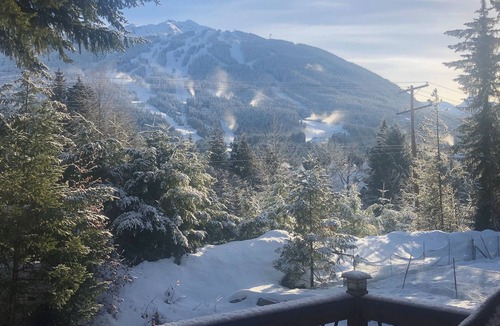 Whistler Cay Estates Ski Chalet | 500m Walk - Beautiful Log Home - Spectacular Direct View of Ski Runs
