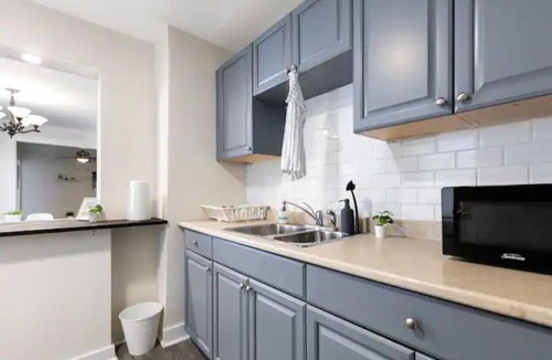 Walkerville House | 5bd/2Ba Walkerville Suite - mins to DT, WIFI