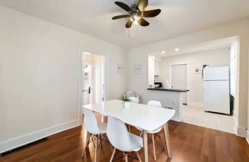 Walkerville House | 5bd/2Ba Walkerville Suite - mins to DT, WIFI