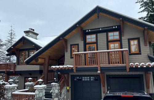 Whistler Cay Estates House | 5BR/ 4 Bathrm, Gorgeous Monthly Rental on Palmer Drive, w/ hot tub, games room