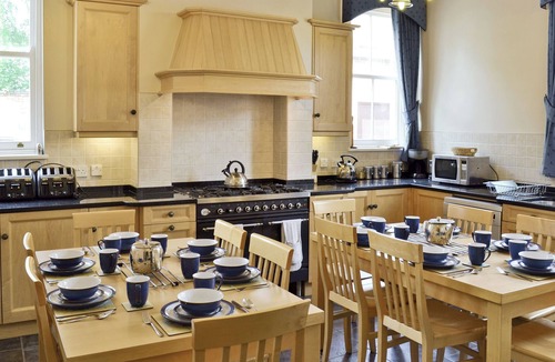 Swanwick Cottage | 6 bedroom accommodation in Swanick, near Alfreton
