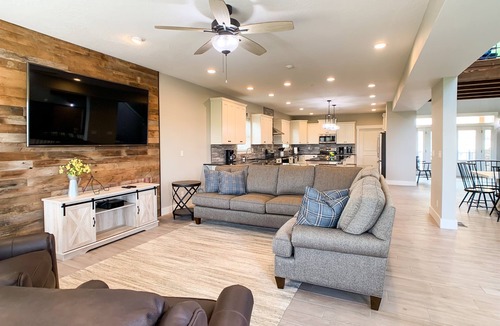 Table Rock House | 6 bedrooms with Private Swim Spa