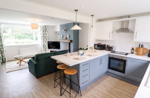 Gainsborough Cottage | 6 HILLSIDE COTTAGES, pet friendly in Kirton-In-Lindsey