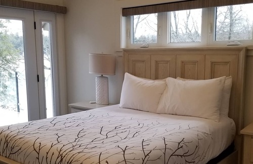 Muskoka Lakes House | 6A - 3 Bedroom Duplex