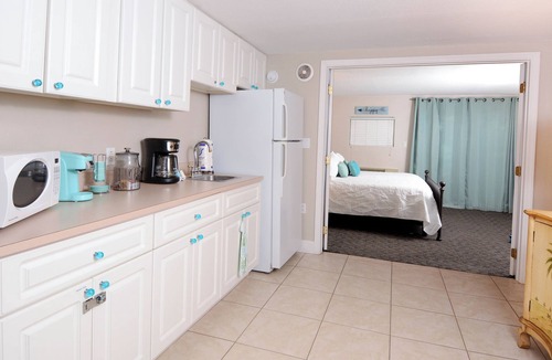 Rock Harbor House | 701 Mariners Club Live the Florida Keys dream!