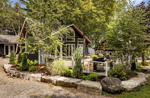 Port Carling Cottage | 9 bdrm, 5 bath, Lake Rosseau, Private! Guest Cottage and Cabin! Sand Beach!