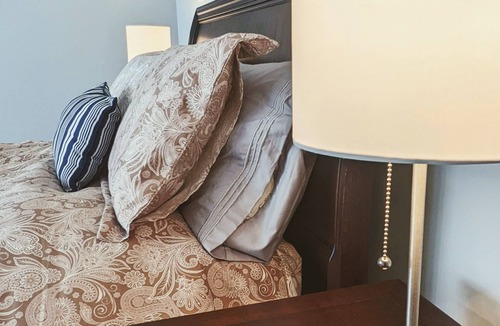 Niagara-on-the-Lake Bed & Breakfast | A poolside guest suite nested in a beautiful orchard along winery route