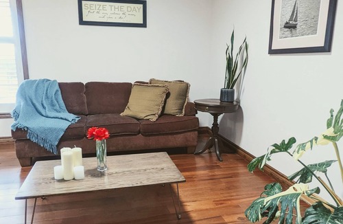 Niagara-on-the-Lake Bed & Breakfast | A poolside guest suite nested in a beautiful orchard along winery route