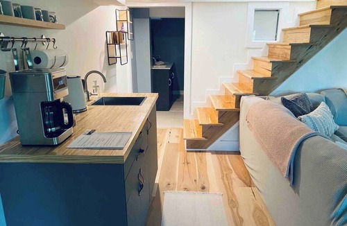 Georgian Bluffs Apartment | A restful stay in Georgian Bluffs