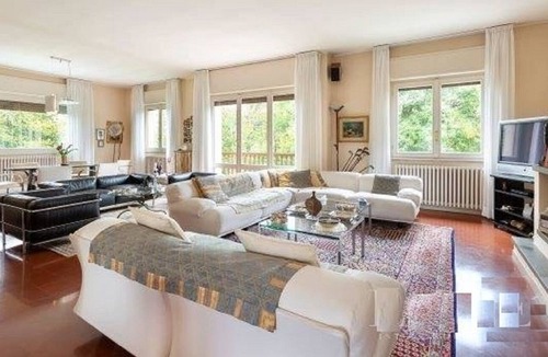 Montorfano Villa | A SPRAWLING 500M2 MAGNIFICIENT VILLA AMIDST THE GREENRY& CLOSE TO COMO