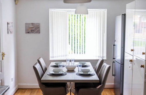 Oadby House | A Stunning Four Bed House in Posh Oadby, Leicester