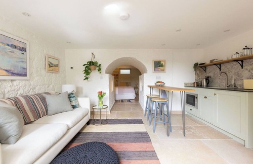 Arundel Apartment | A tastefully designed studio set just a few steps away from Arundel town centre