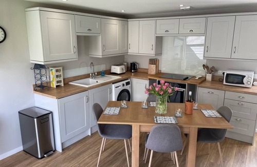 Rustington House | Adorable 2-bedroom bungalow in tranquil Rustington perfect for relaxing