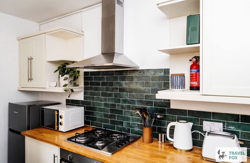Sneinton House | Alices Central Stay Parking Motor Point Arena
