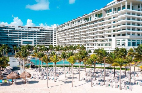 Playa Mujeres Villa | 🌞 All-Inclusive Optional OceanFront Beach Resort 🏖️~ 𝕏 @MyBeachSuites Rentals