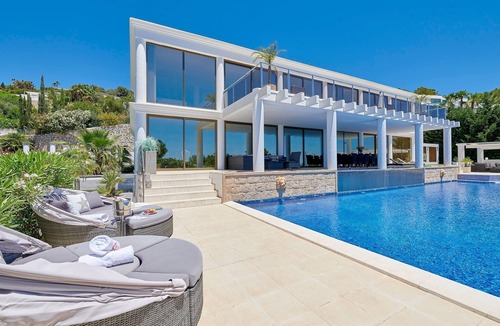 Can Besso Villa | Alluring Ibiza Villa | Can Rimbau Heights | 4 Bedrooms | Private Pool