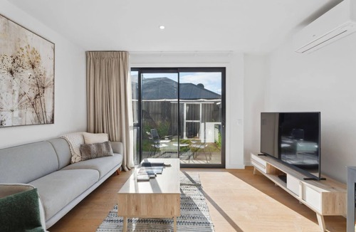 Albert Town Apartment | Alpine Escape Apartment