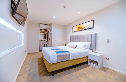 Upper Riccarton Hotel | Alpine Hotel