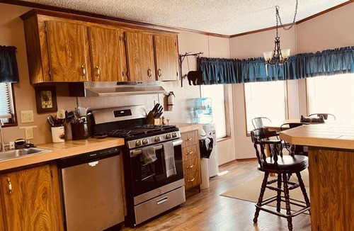 Edwards House | Amazing 4bedroom 3bath Edwards Townhome w/ fireplace