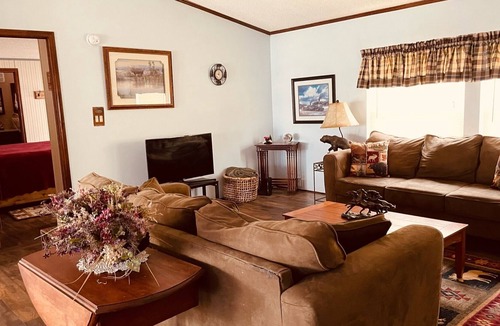 Edwards House | Amazing 4bedroom 3bath Edwards Townhome w/ fireplace