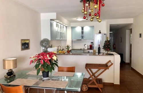 Sao Martinho Apartment | Amazing beach waterfront holiday apartment with ocean view and swimming pool