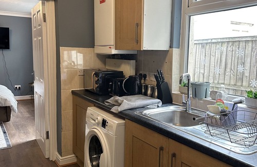 Walthamstow Apartment | Amazing Ground Floor one bedroom Flat Forest Road