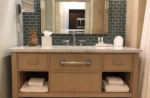 Key Biscayne Condo | Amazing Studio l Ritz Carlton Key Biscayne l Two Double Beds l