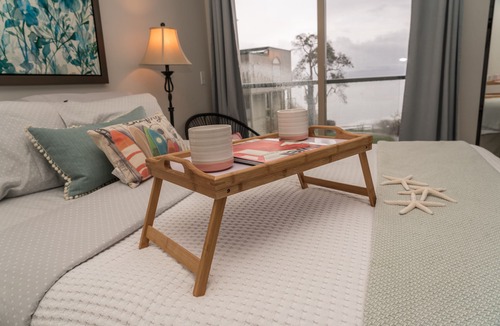 Yellow Point Resort | Amazing Views, Comfy and Cozy Nest!