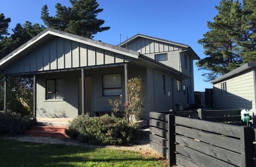Amberley House | Amberley Beach Front House