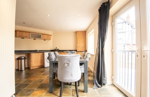 Worksop Apartment | Apartment 9