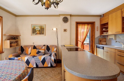 San Rocco Apartment | Apartment 'Appartamento Edelweiss' with Mountain View, Shared Garden and Wi-Fi