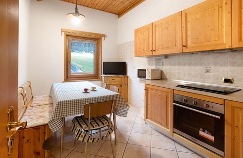 San Rocco Apartment | Apartment 'Baita Lorella Appartamento 8' with Mountain View, Shared Terrace and Wi-Fi