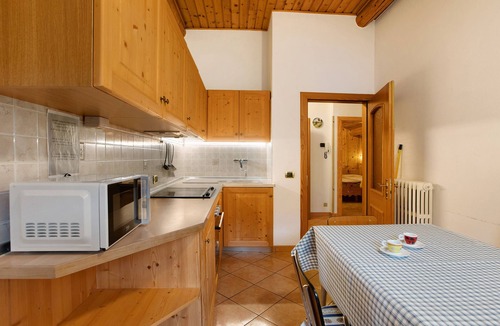 San Rocco Apartment | Apartment 'Baita Lorella Appartamento 8' with Mountain View, Shared Terrace and Wi-Fi