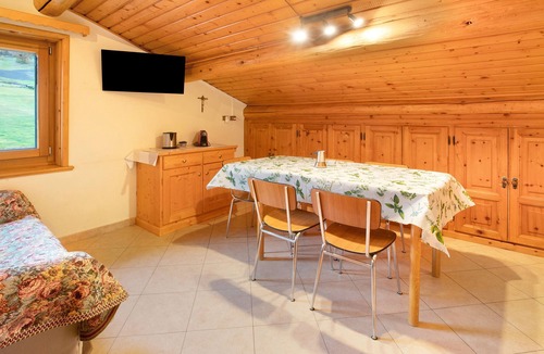 San Rocco Apartment | Apartment 'Baita Lorella Appartamento 5' with Mountain View, Shared Terrace and Wi-Fi