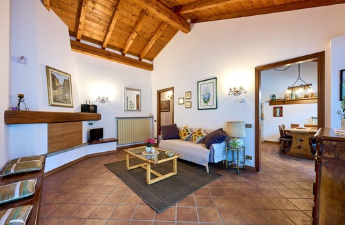 Monvalle Apartment | Apartment 'Bruna - 100m Dal Lago Maggiore' with Wi-Fi