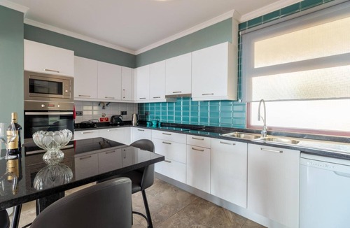 Garajau Apartment | Apartment 'Calandiva' with Sea View, Shared Pool and Wi-Fi
