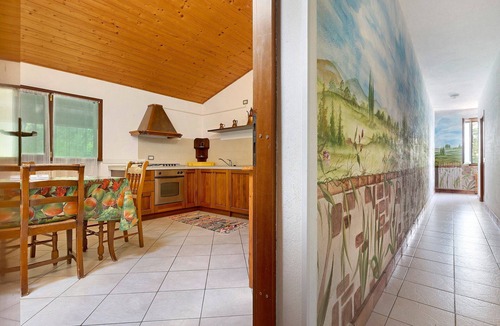 Gaino Apartment | Apartment 'Classic' with Lake View, Shared Garden and Wi-Fi