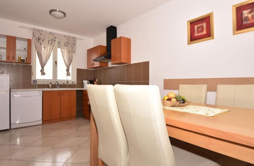 Ugljan Apartment | Apartment Davor-3