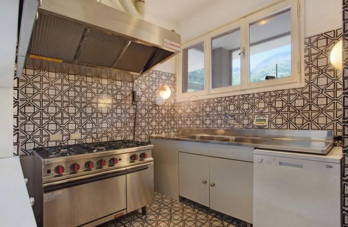 Cernobbio Apartment | Apartment "Il Parco Cernobbio" with Lake View, Wi-Fi, A/C, Terrace & Garden