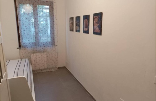 Rivoltella Apartment | Apartment with two rooms central to services