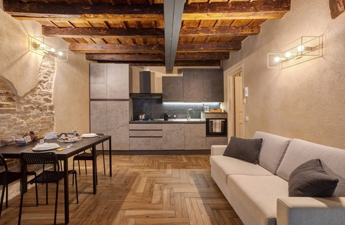Bergamo Apartment | Apartment 'Maison Le Chic' with Wi-Fi