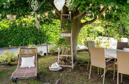 Bee Apartment | Apartment 'Mon Brayan' with Shared Garden and Wi-Fi