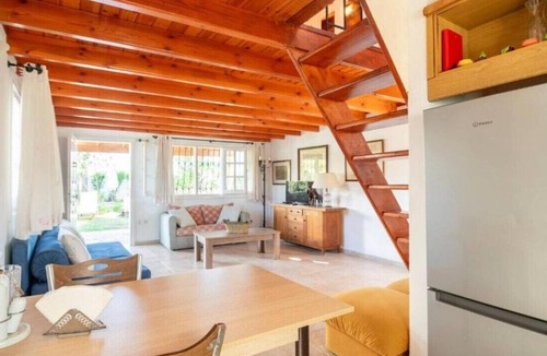 Ag. Georgios Apartment | Apartment 'Niovi One-Bedroom Bungalow - Split' with Shared Pool, Wi-Fi and Air Conditioning