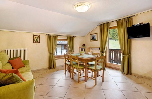 Valtellina Apartment | Apartment Palipert Baita Aris with Mountain View, Balcony & Wi-Fi