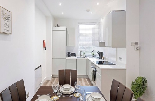 Camden Apartment | Apartment - Sleeps 11 - Hampstead Highstreet 5mins