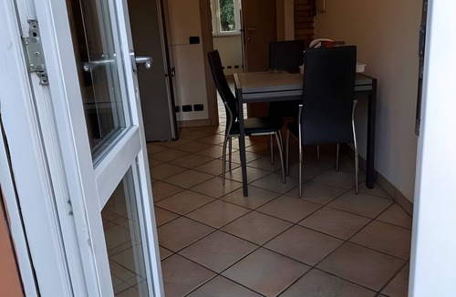 Albate Apartment | Apartment 'Unità 4' with Wi-Fi and Air Conditioning