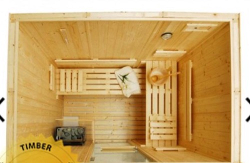 South Ockendon Apartment | APARTMENT WITH PRIVATE HOT TUB, SAUNA, ICE BATH, GYM