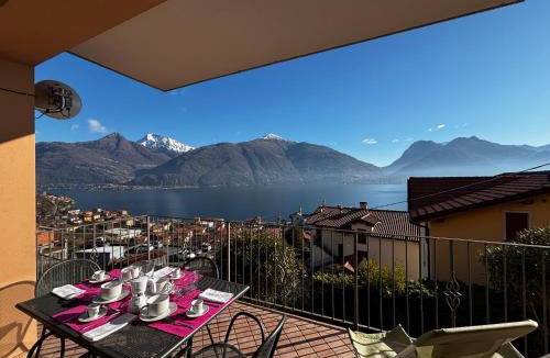 Santa Maria - Rezzonico Apartment | Apartment with swimming pool, lake view, parking - Larihome A72